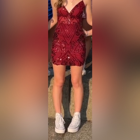 WINDSOR HOMECOMING DRESS - Picture 5 of 5